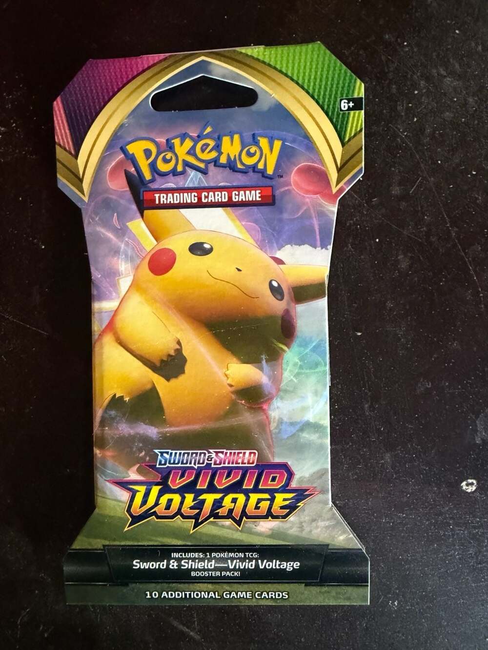 Pokémon TCG Sword & Shield Vivid Voltage Sleeved Booster Pack